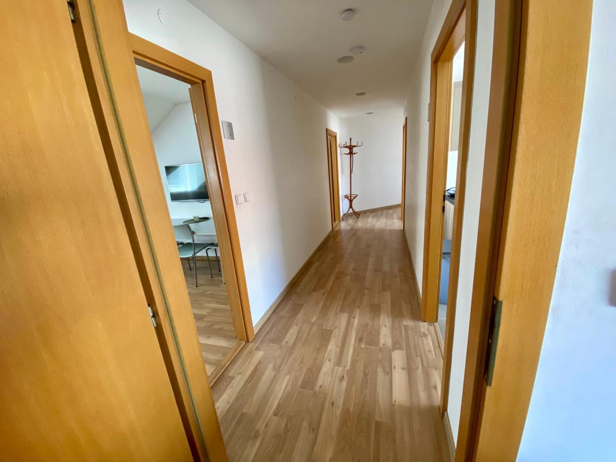 3-Bedroom Apartment In Rajhrad, With Kitchen, 2 Bathrooms, Parking 外观 照片