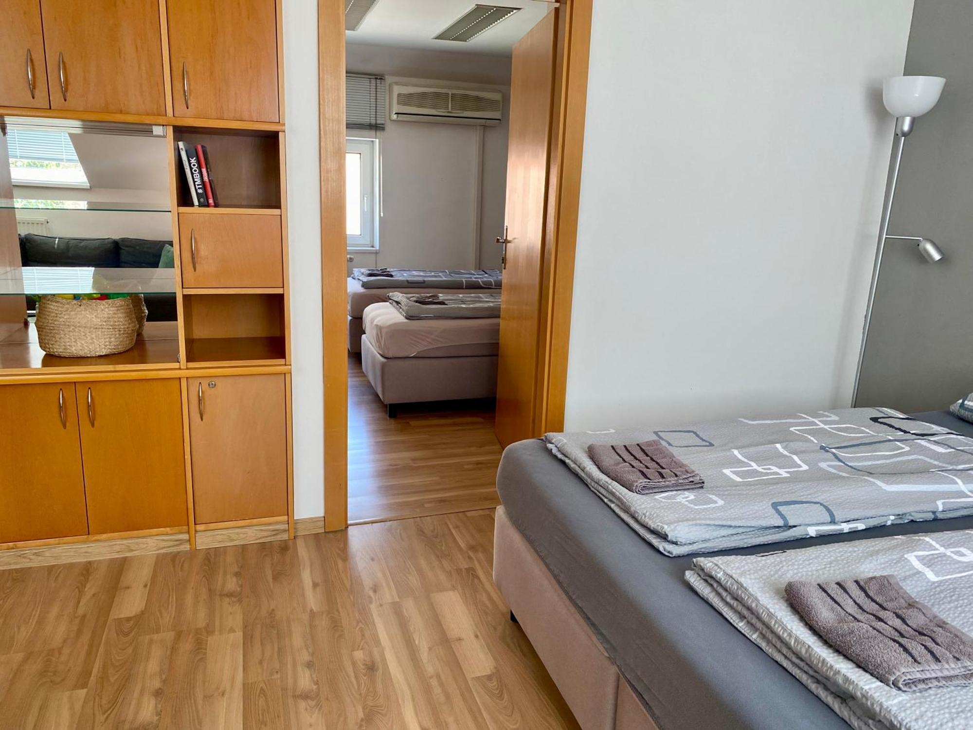 3-Bedroom Apartment In Rajhrad, With Kitchen, 2 Bathrooms, Parking 外观 照片